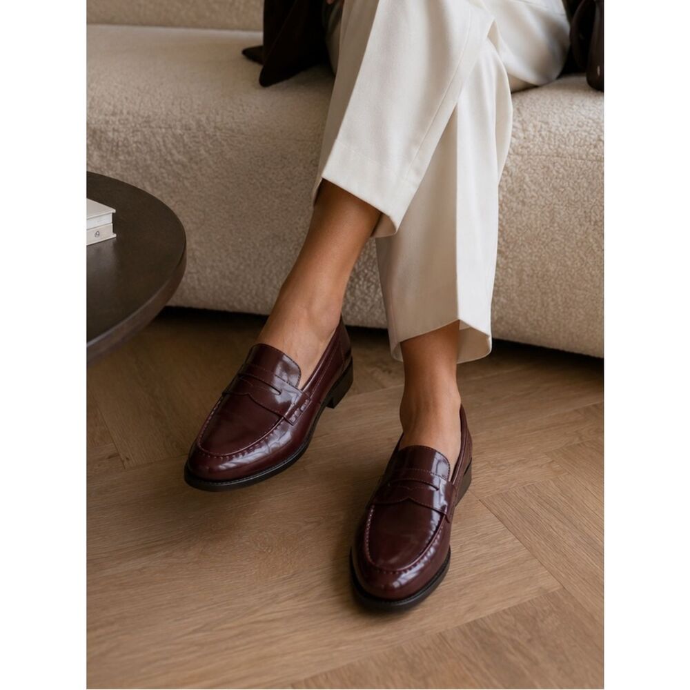Weejuns Oxblood Loafers size 9.5B